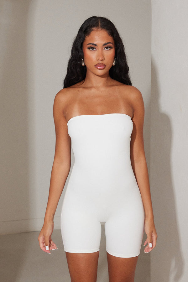 Tutina white sculpt