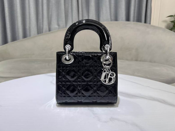 Borsa DIO