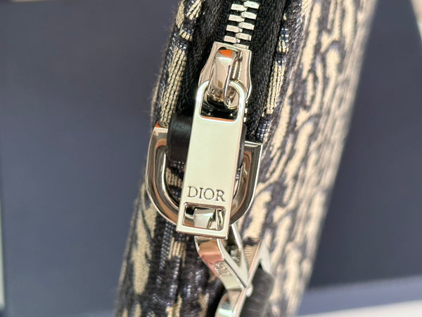 Pochette uomo dio