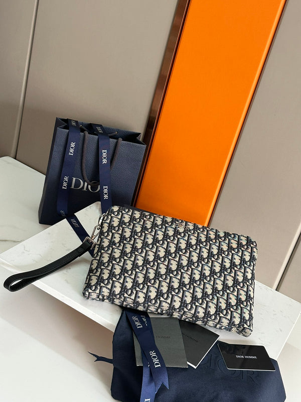 Pochette uomo dio