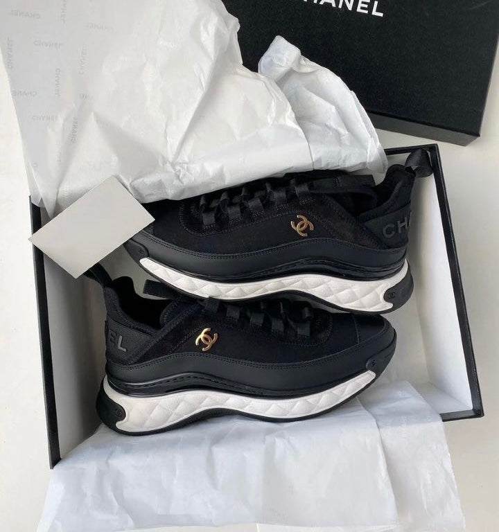 Sneakers chan