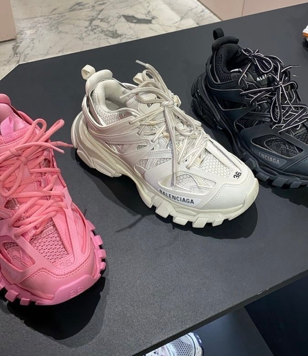 Sneakers bale