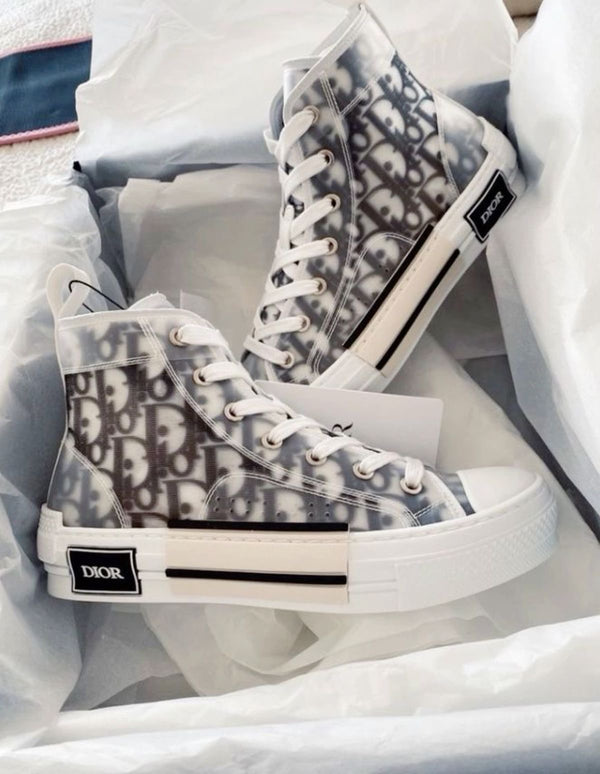 Sneakers D
