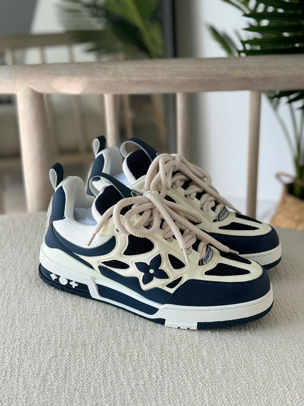 Sneakers L